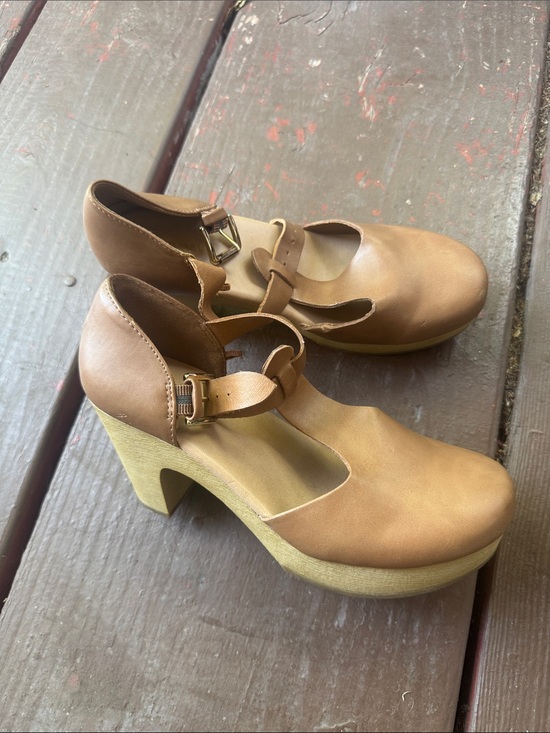 Old Navy Shoes - Old Navy Tan Brown Mary Jane Platform Heels
